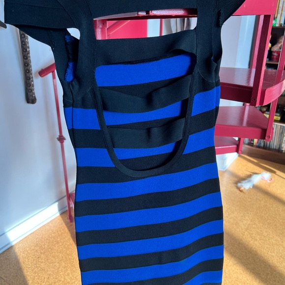 GUESS LA VINTAGE BONDAGE DRESS - Picture 3 of 3